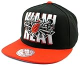 & Mitchell Ness-Gorra con visera plana para hombre, diseño con texto 'Miami Heat Backboard Beak